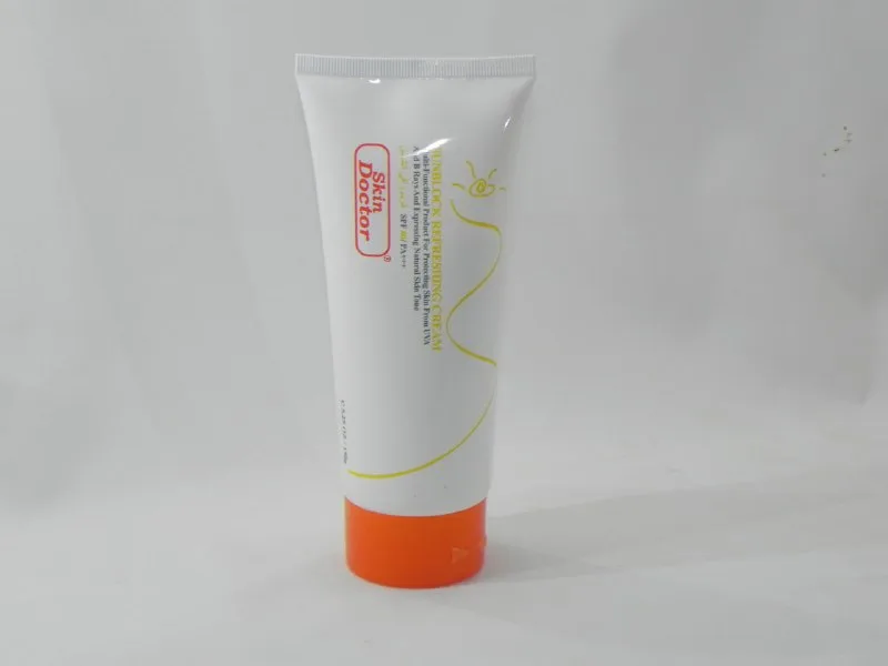 کرم ضدآفتاب دکتر اسکین بی‌رنگ SPF 50 – برای مراقبت از پوست در تمام فصول